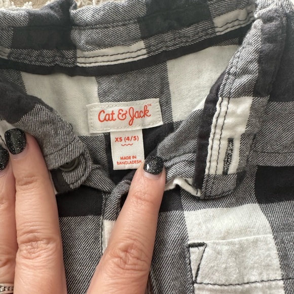 Cat & Jack Boys long sleeve button down plaid white and gray shirt XS (4-5) - Picture 3 of 4